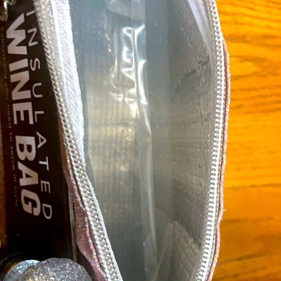 2-for-1: Insulated Wine Bag or Purse - Picture 3 of 5